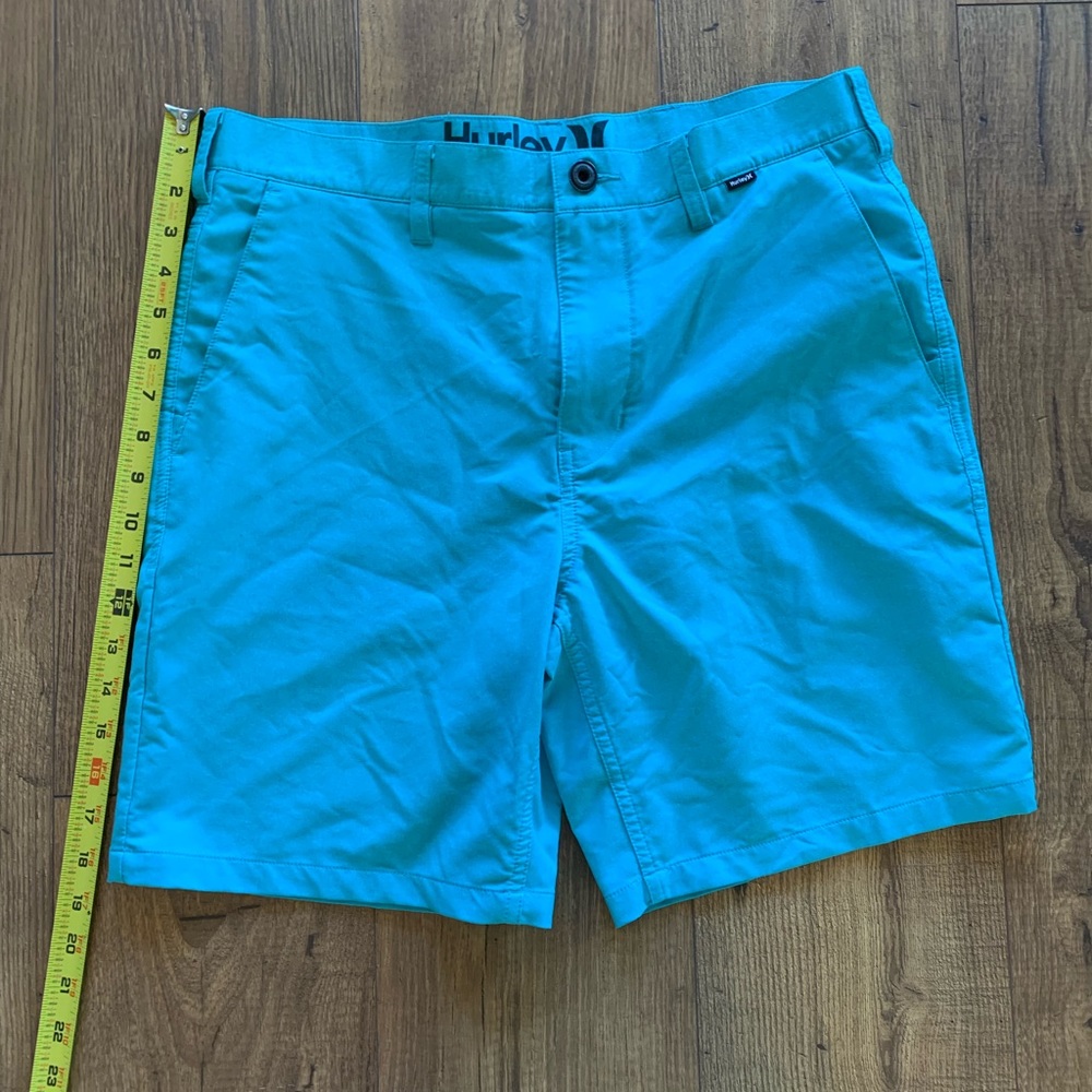 Hurley dry fit shorts size 32